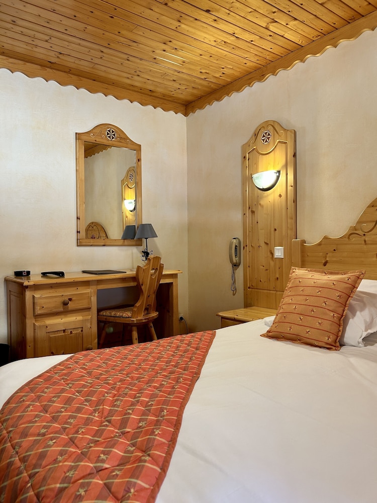 Hotel Les Prodains 5/50