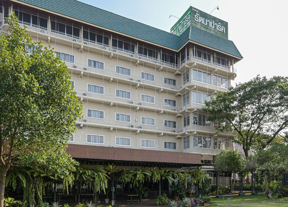 Rattana Park Hotel 2/98