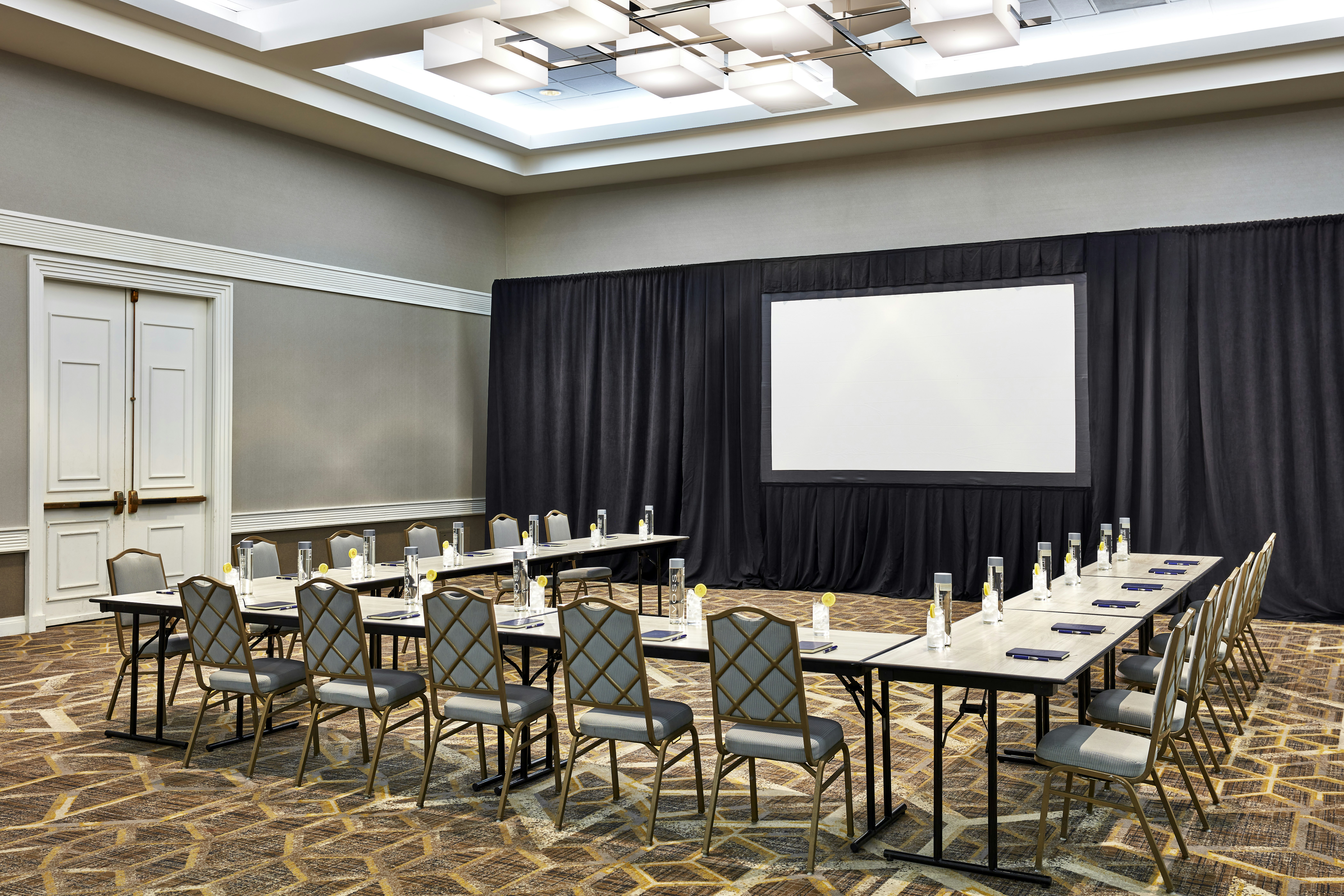 Doubletree By Hilton Golf Resort Palm Springs 54/81