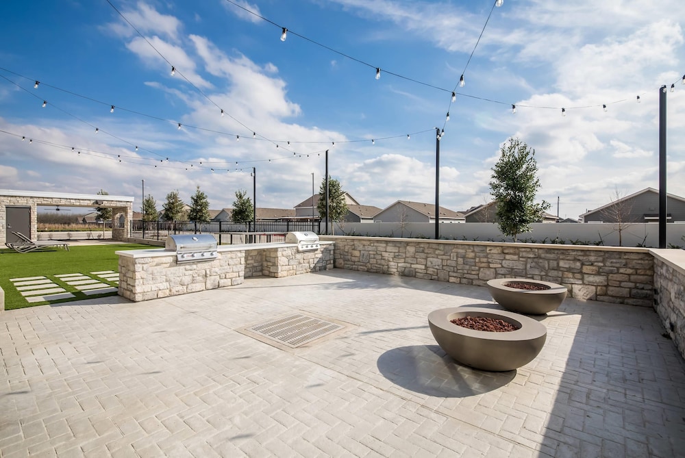 Everhome Suites Bastrop 18/49