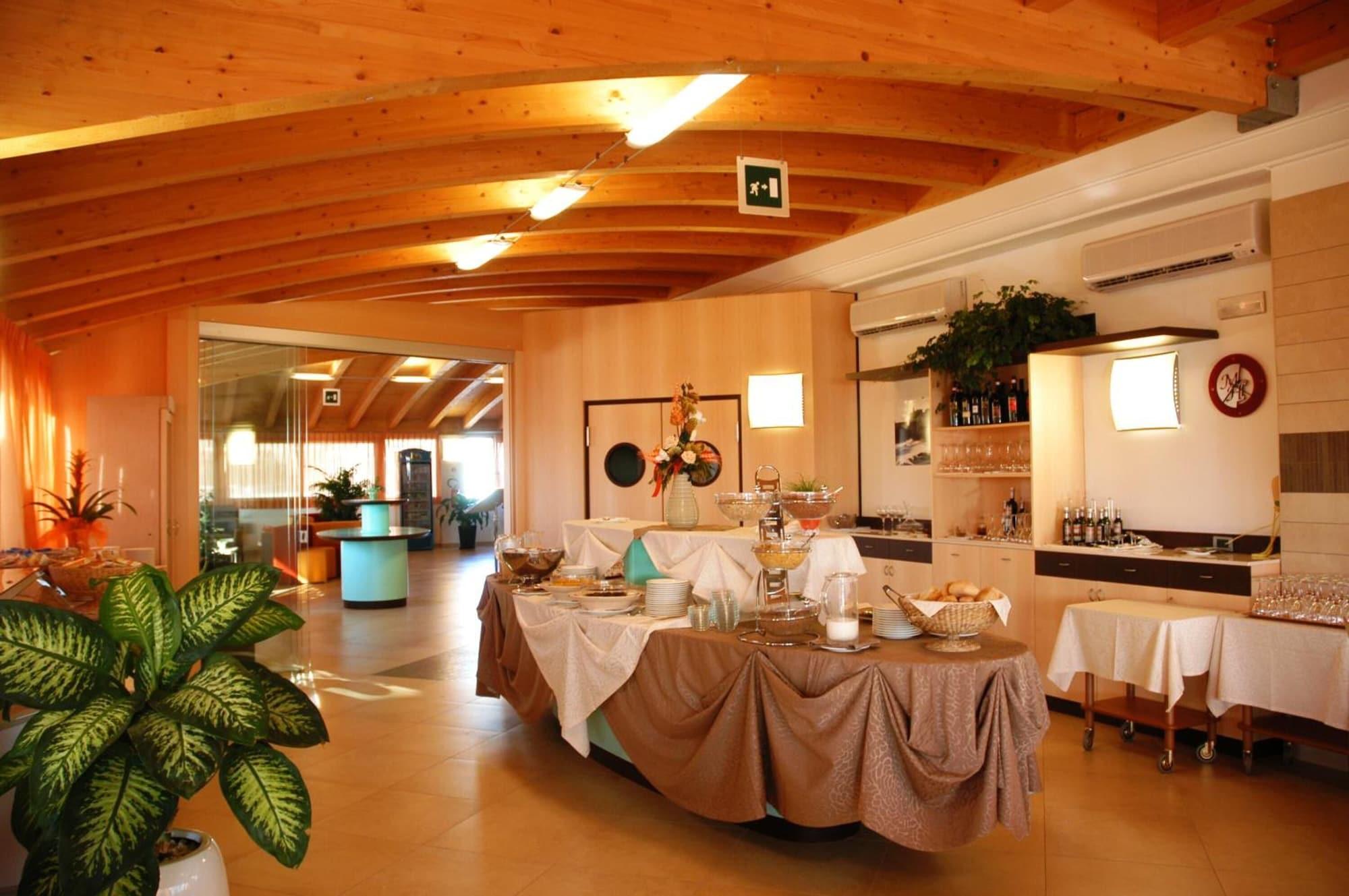 Marc Hotel 44/61