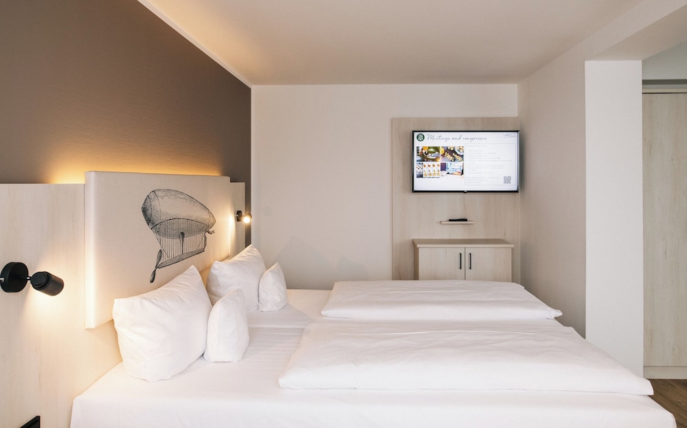 KONGRESSHOTEL POTSDAM AM TEMPLINER SEE 21/66