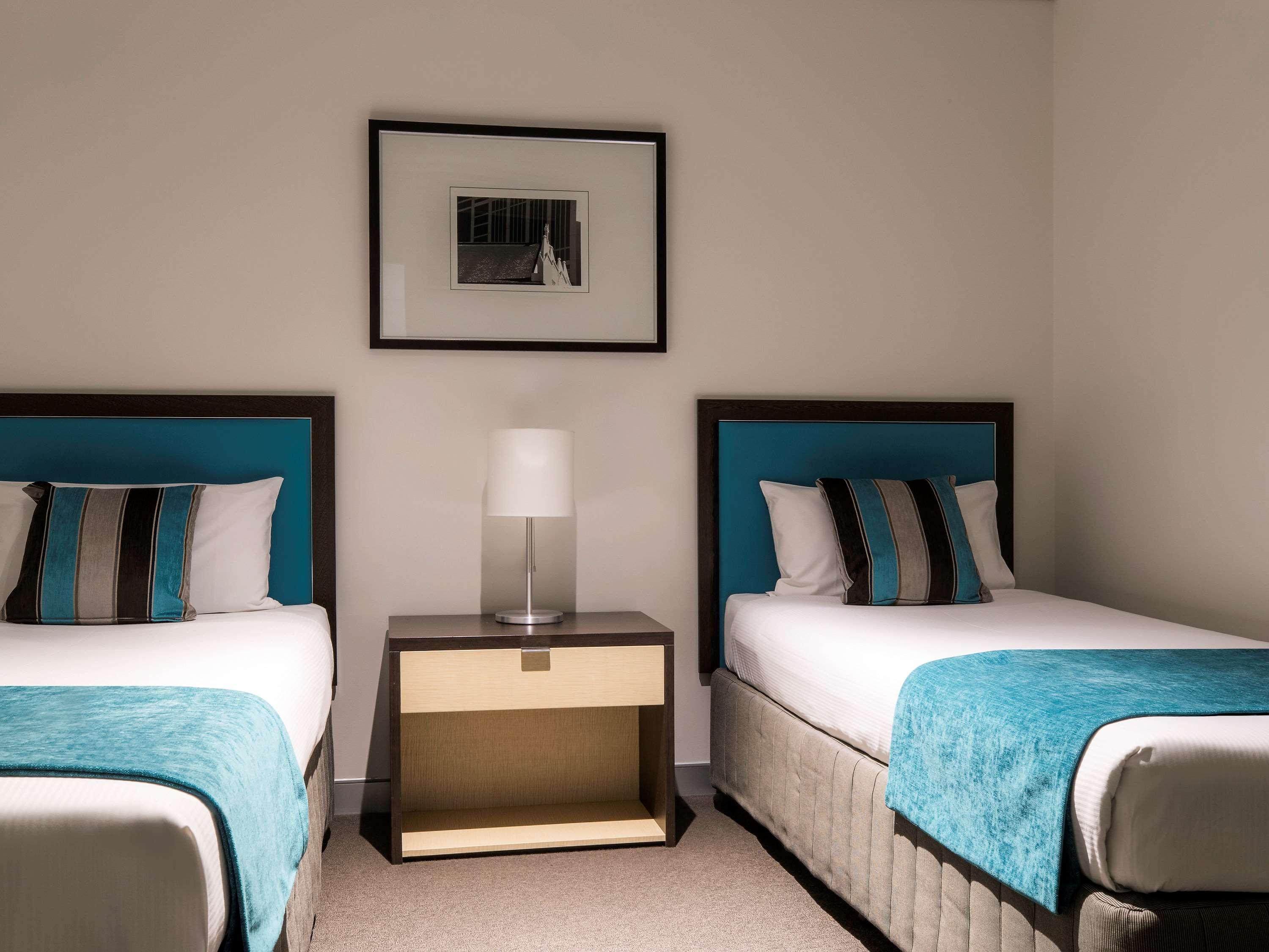 FAMILY SUITE, KING AND TWIN BEDS