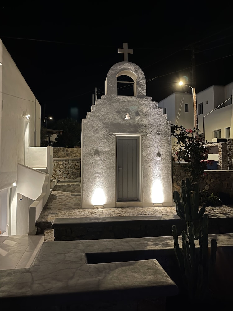 Sofos Suites 43/50