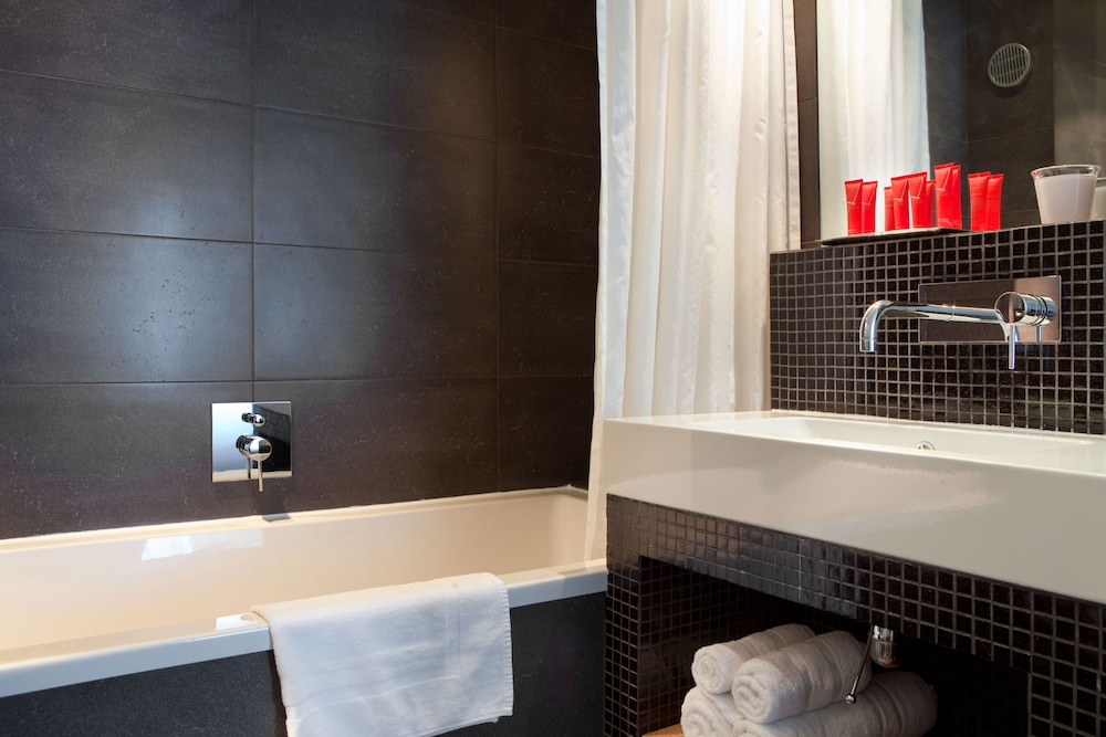 Golden Tulip Opera de Noailles 25/72