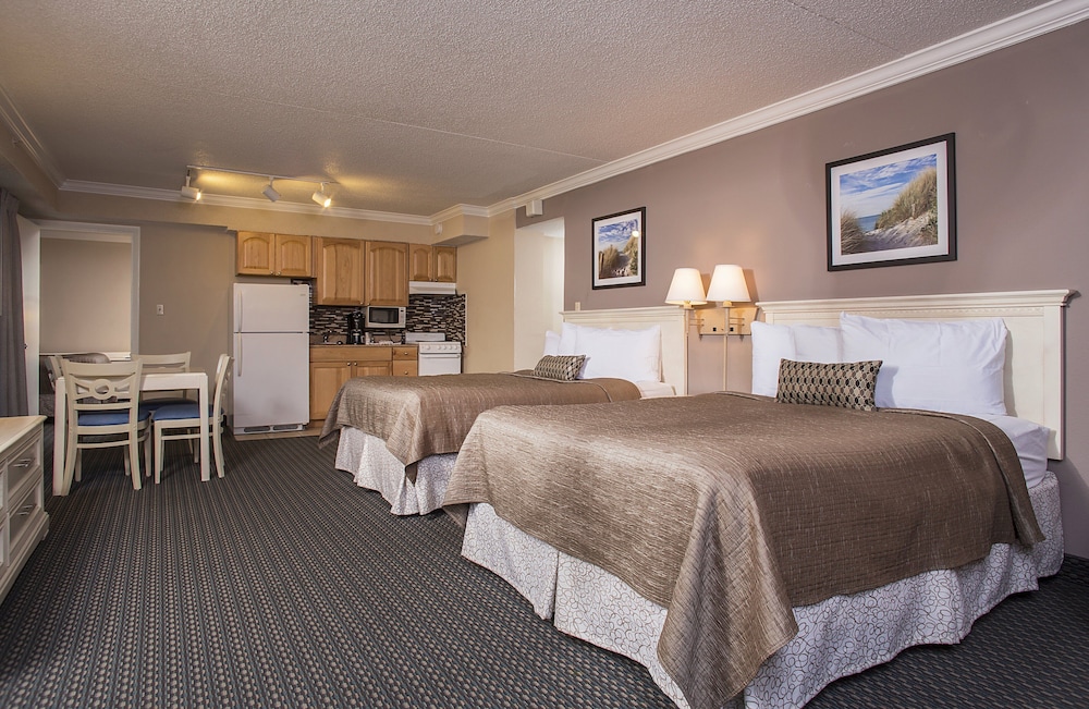 Grande Shores Ocean Resort 32/84