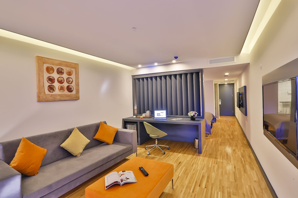 Business Life Sisli 40/53