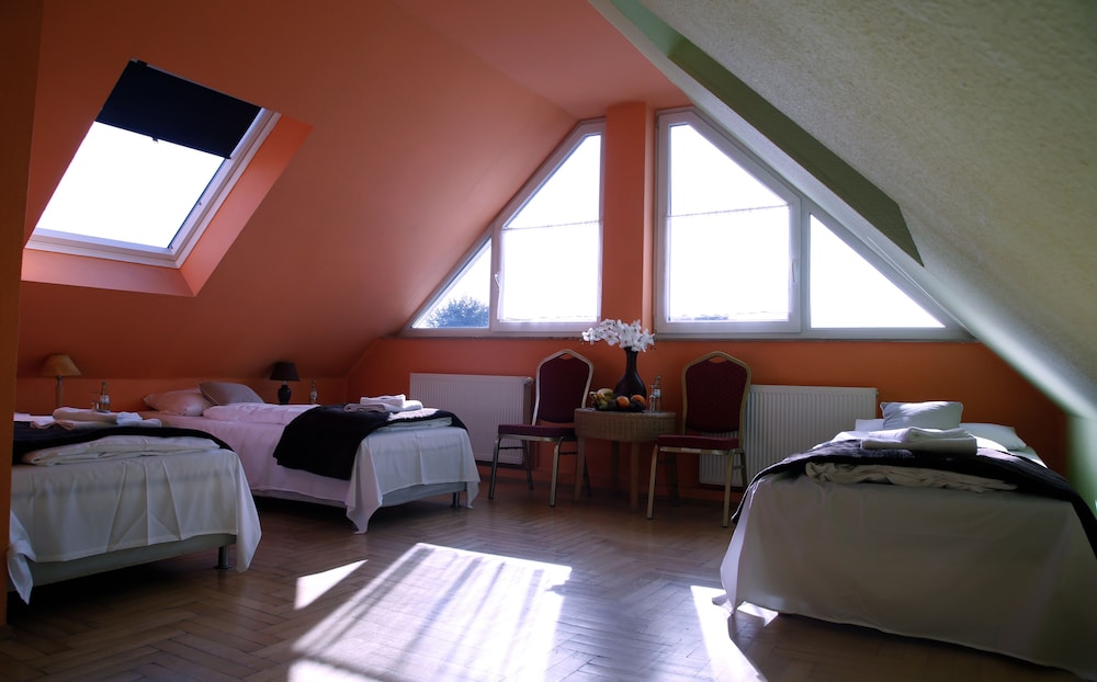 Garni Hotel Rodelheimer Hof 7/23