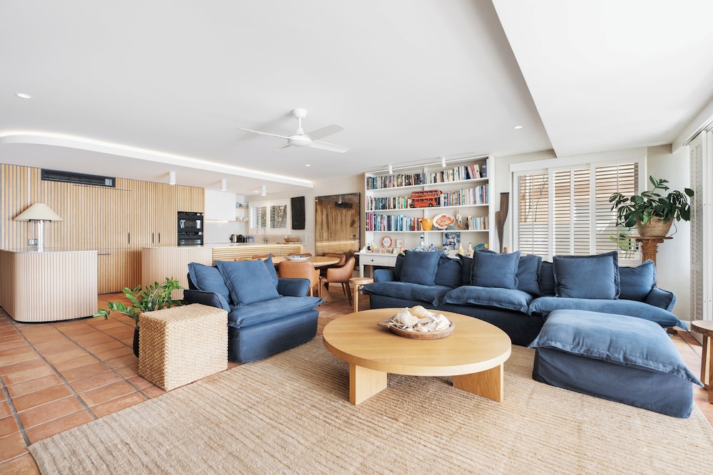 La Mer Apartments 26/50