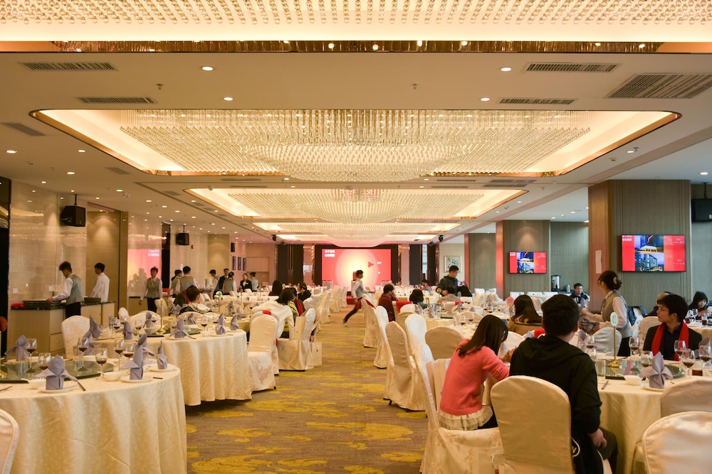 Yuwa Serviced Aparthotel 35/50