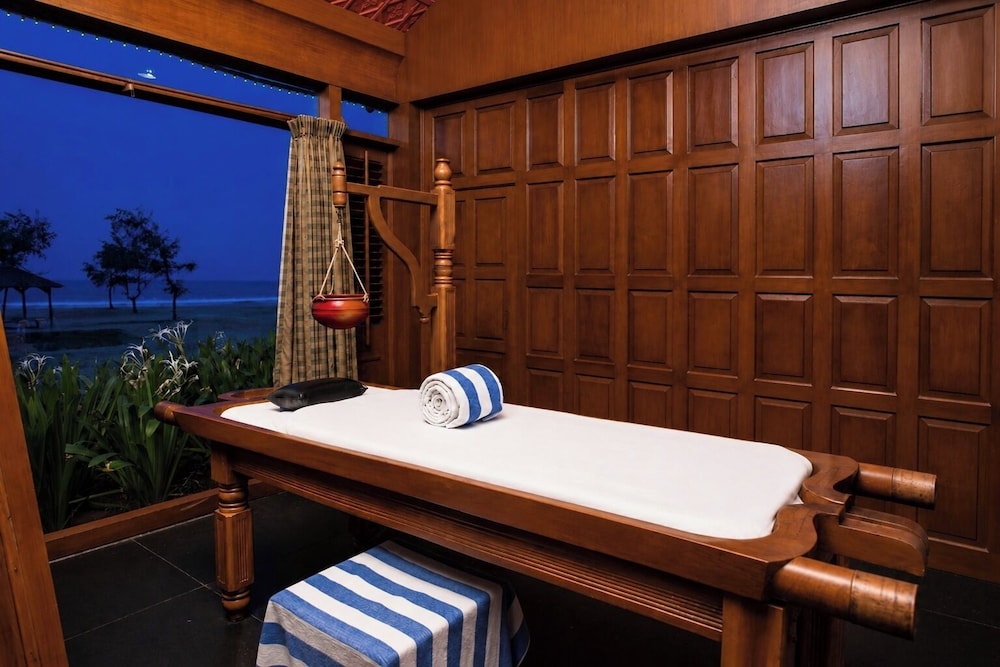 CHARIOT BEACH RESORT 23/50