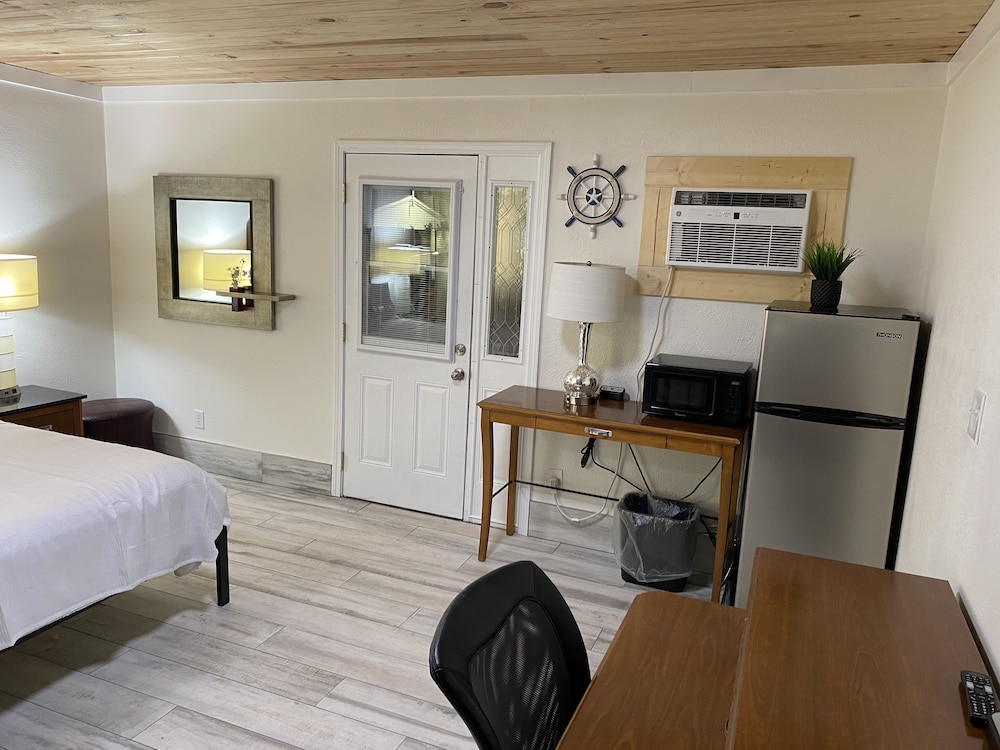 Gulf Coast Inn 15/50