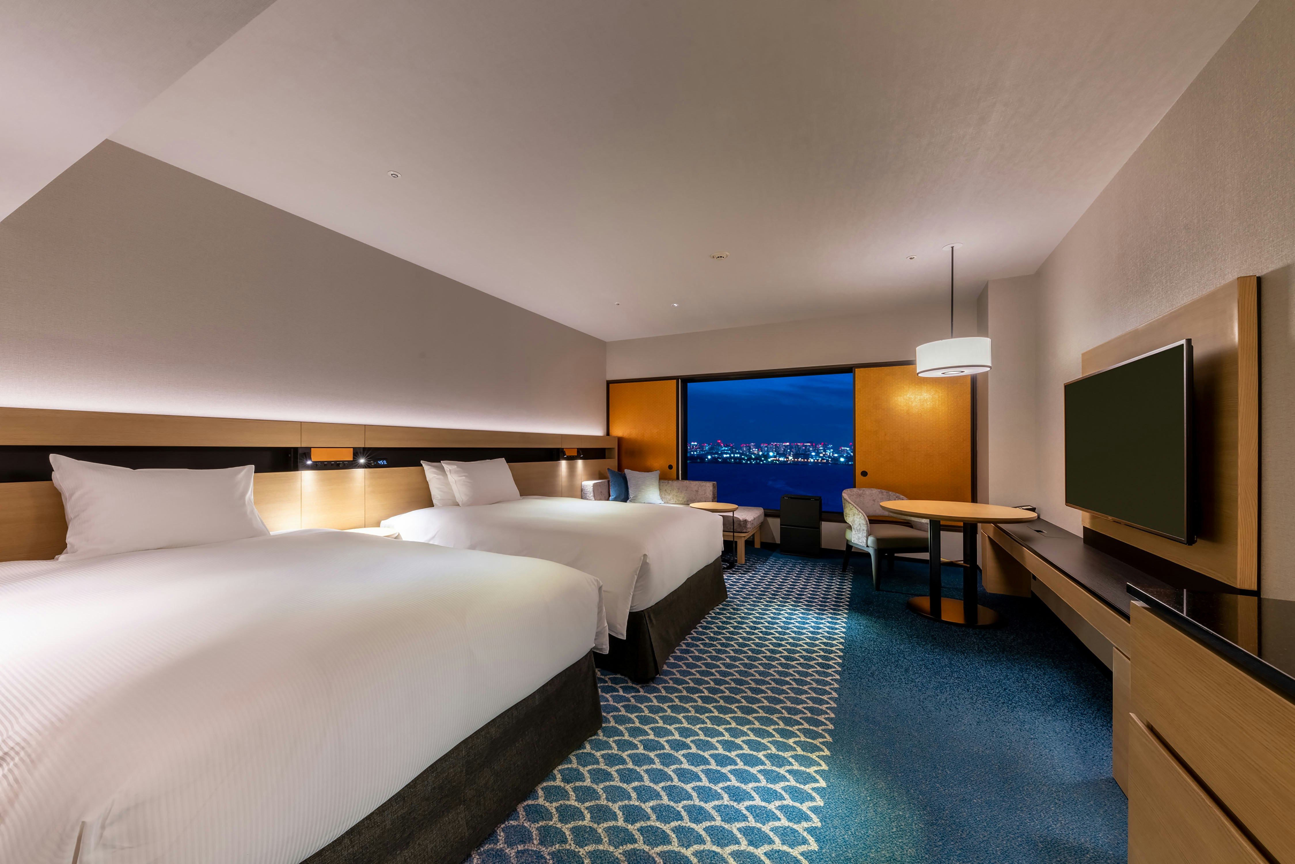 Ocean, Executive, Twin Beds