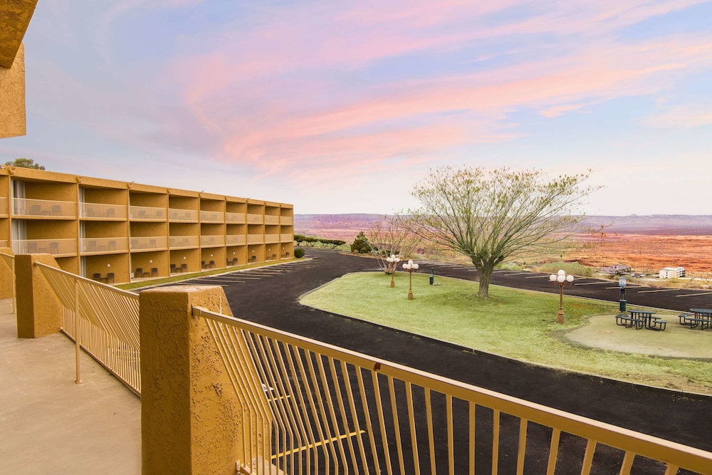 Scenic View Inn - Lake Powell - Page AZ 16/34
