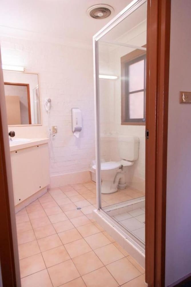 Bega Downs Motor Inn 19/44