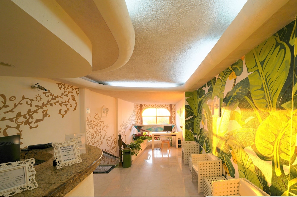 Emperador Vallarta Beachfront Hotel and Suites 51/74