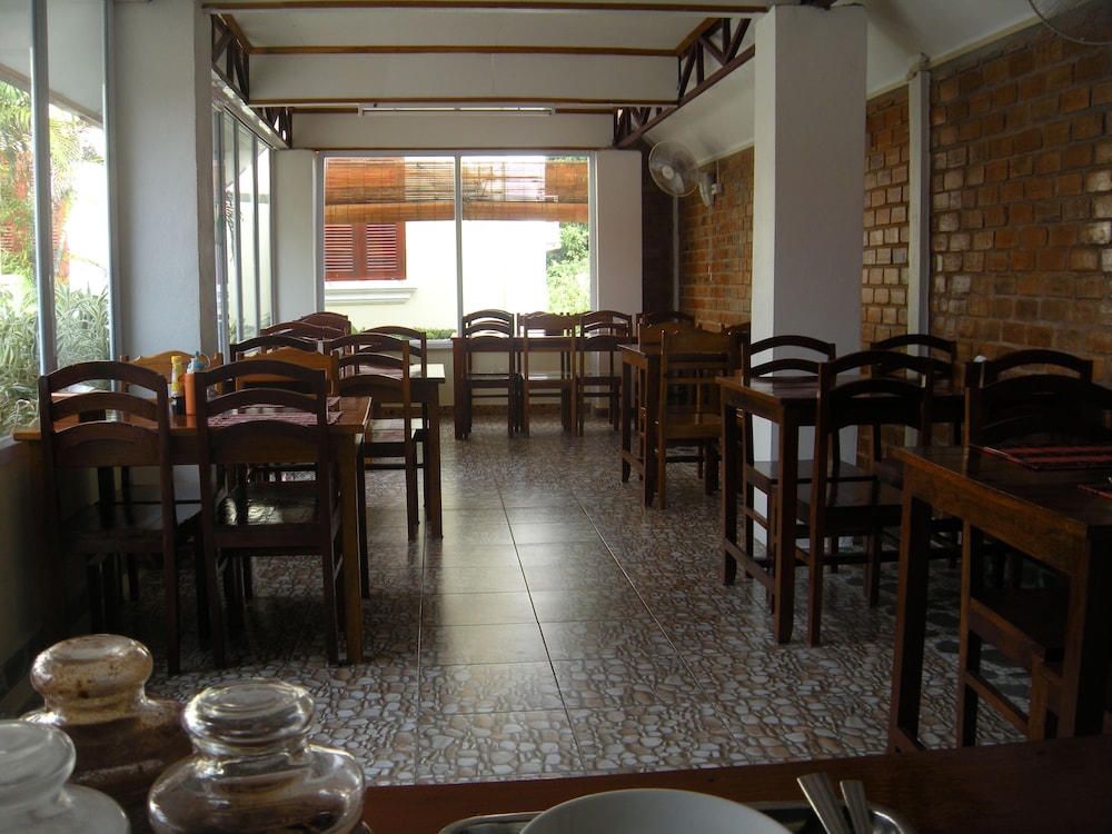 Phonepraseuth Guesthouse 57/69