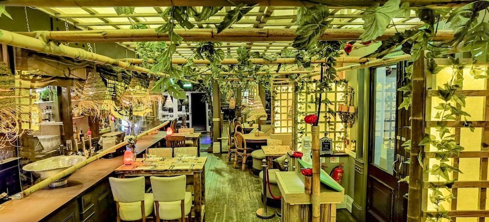 Ox Hotel Bar & Grill 37/67