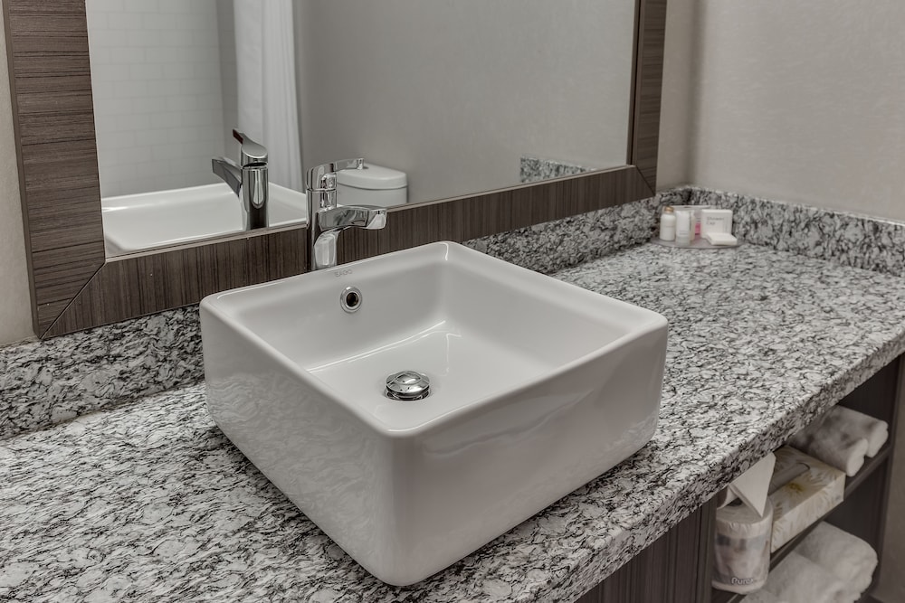 Home Inn Suites Saskatoon South 63/66