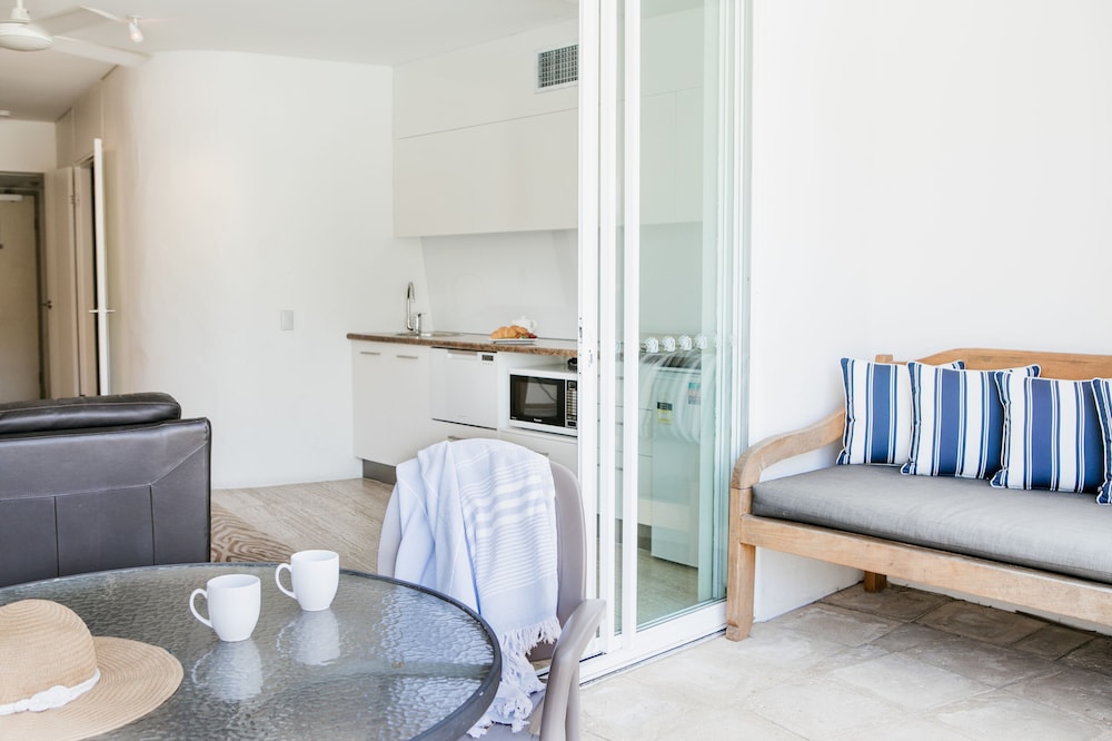 NOOSA BLUE RESORT 28/76