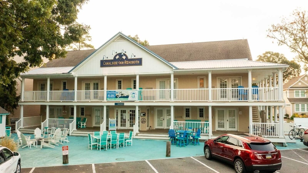 Canalside Inn 3/50