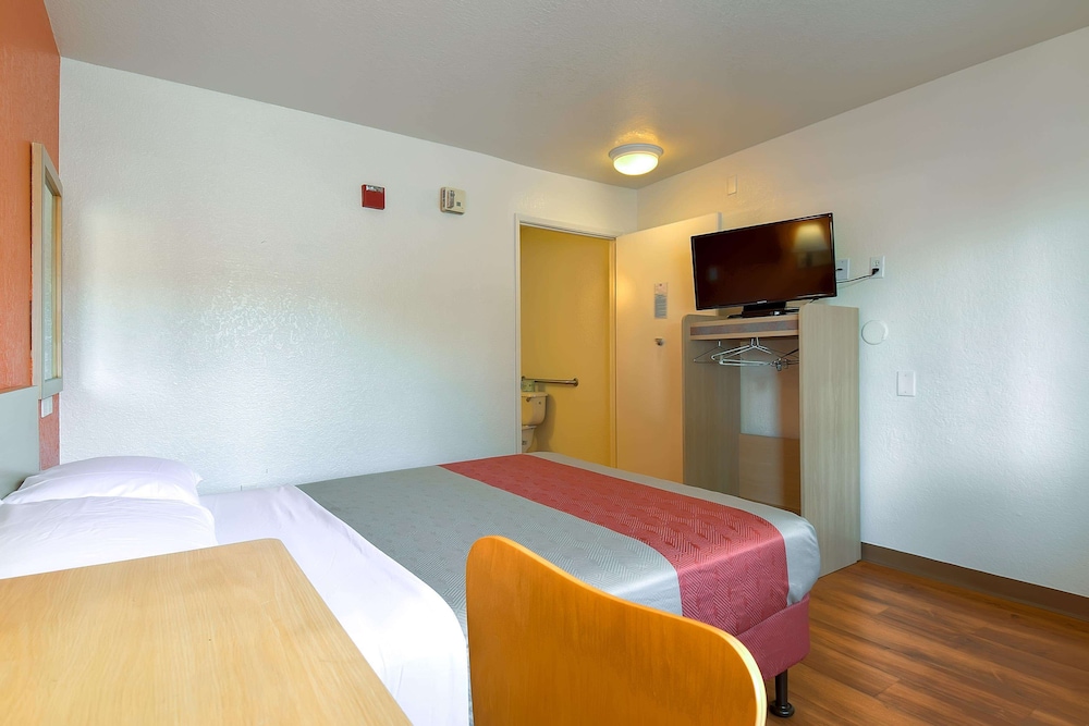 Motel6 Westminster, CA - South - Long Beach Area 20/43