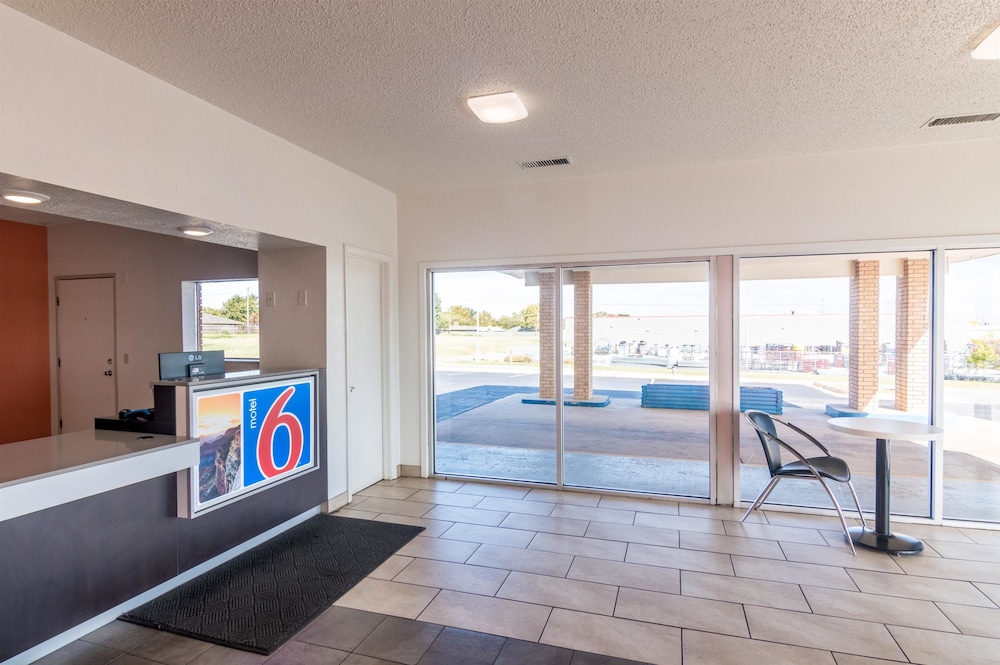Motel 6 Clinton OK 49/64