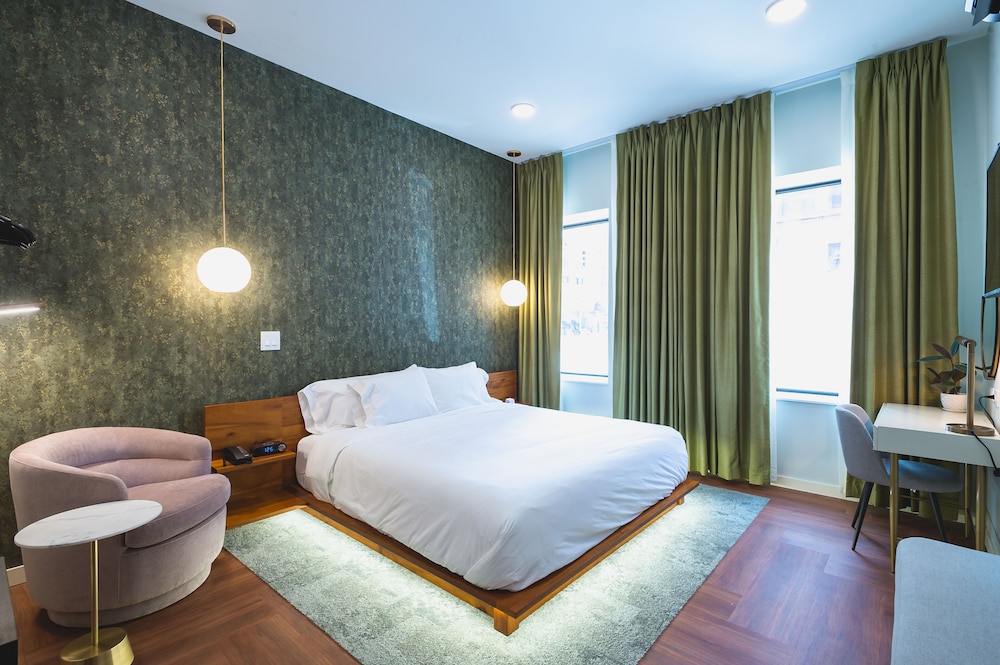 The Vault Hotel 6/17
