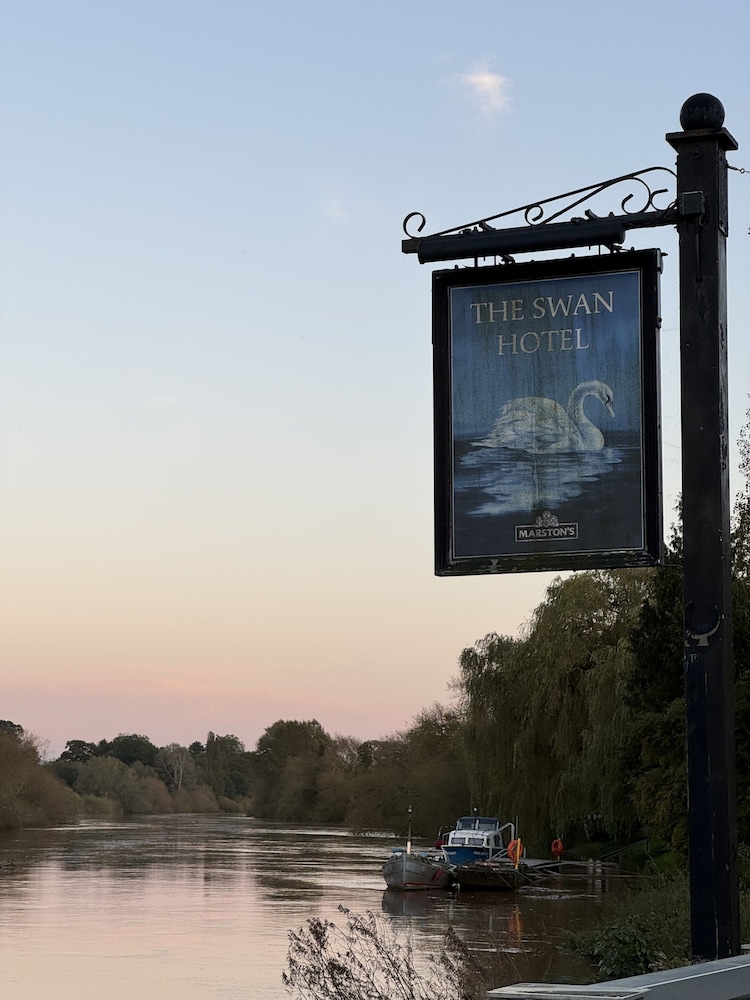The Swan Hotel 30/36