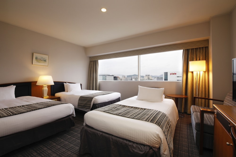 Room, Triple, Twin Beds, Murphy Bed