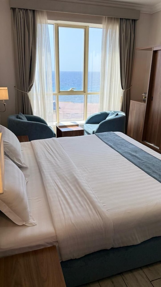 فندق سي فيو(SEAVIEW HOTEL) 18/74