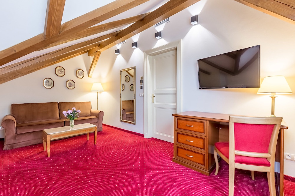Caruso Old Town Hotel 62/77