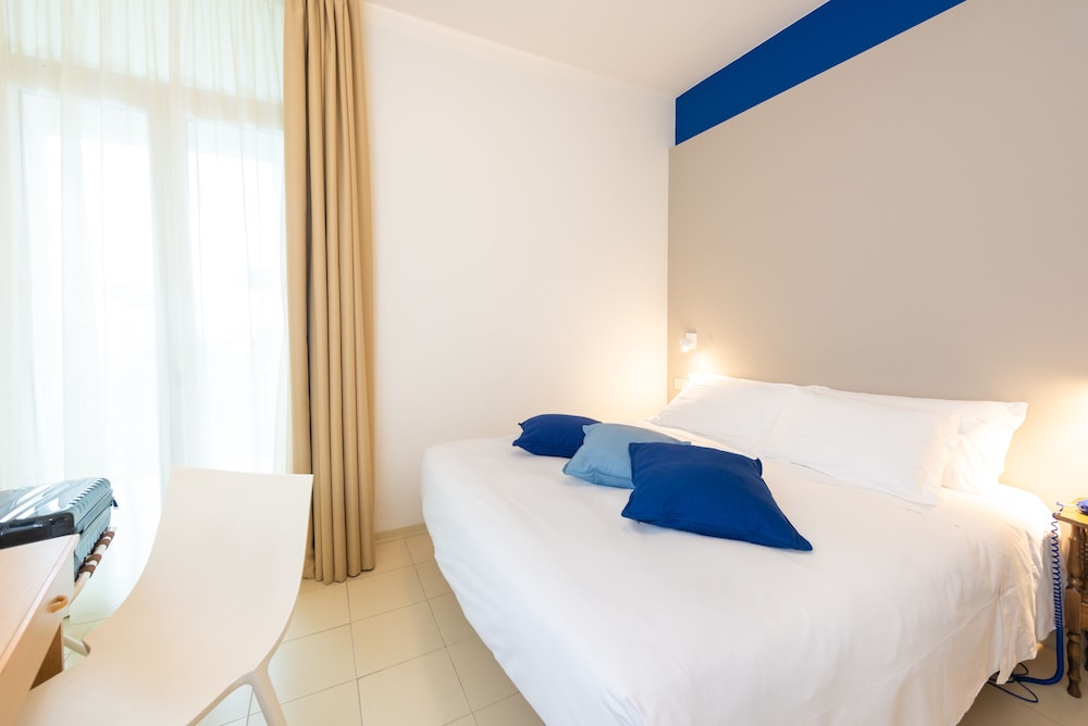 L'alba Hotel 26/72