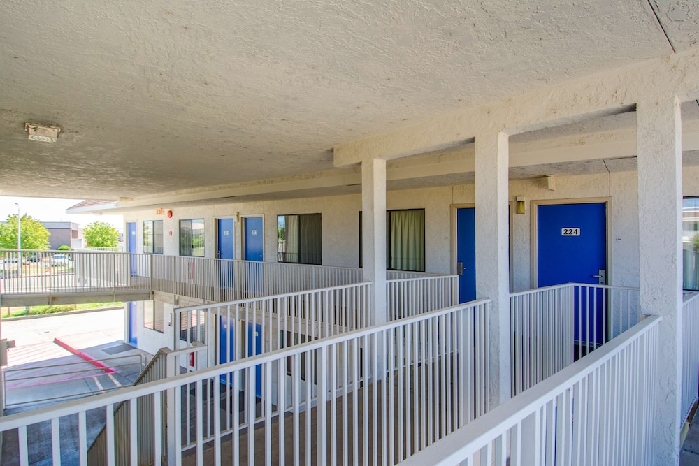 Motel6 Redding, CA - North in REDDING - CA