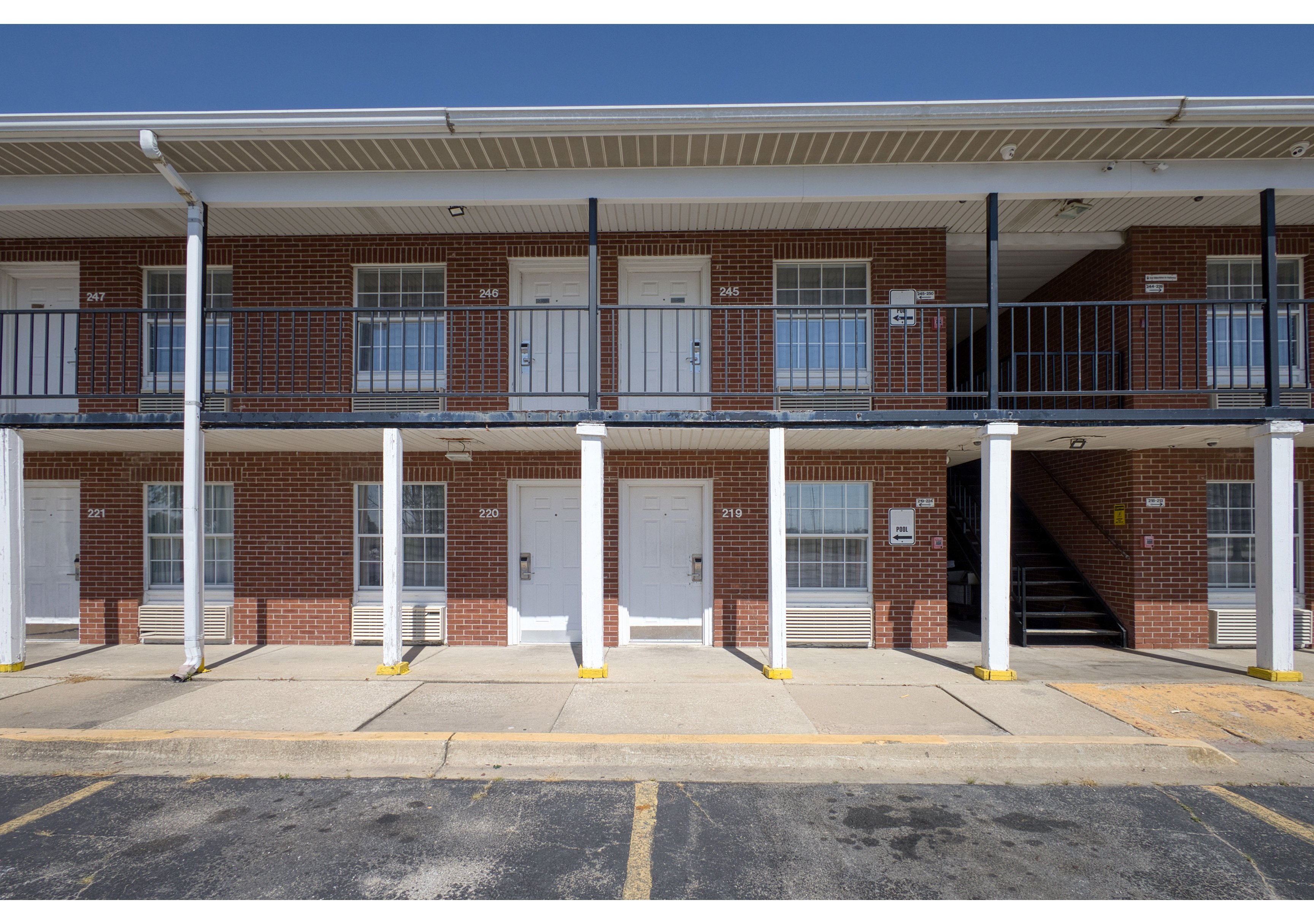 Economy Inn and Suites 1/68