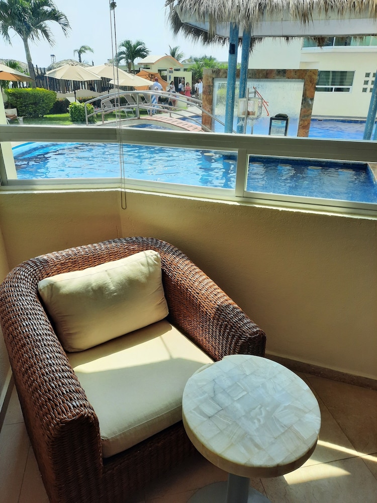 Artisan Family Hotels & Resort Collection Playa Esmeralda 58/79
