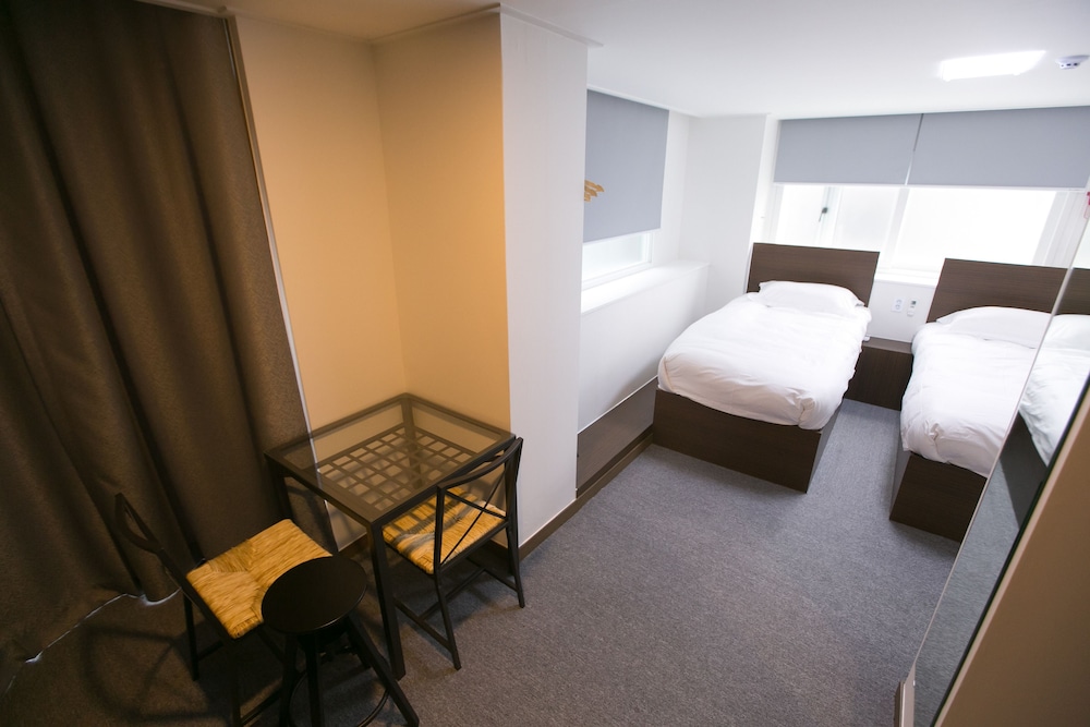 Philstay Myeongdong Central Hotel 39/53