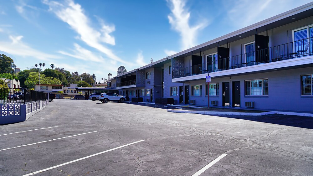 Seaside Inn & Suites 36/43