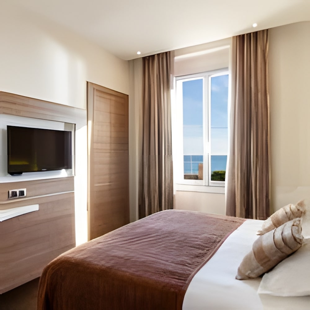 غرفة بسرير مزدوج أو سريرين منفصلين بإطلالة على البحر، Best Western Premier Hotel Prince De Galles 2/7