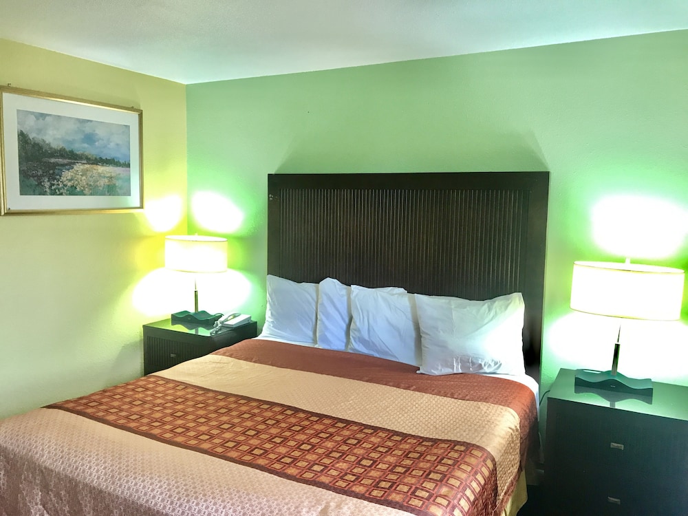 Travelers Inn Medford 21/58