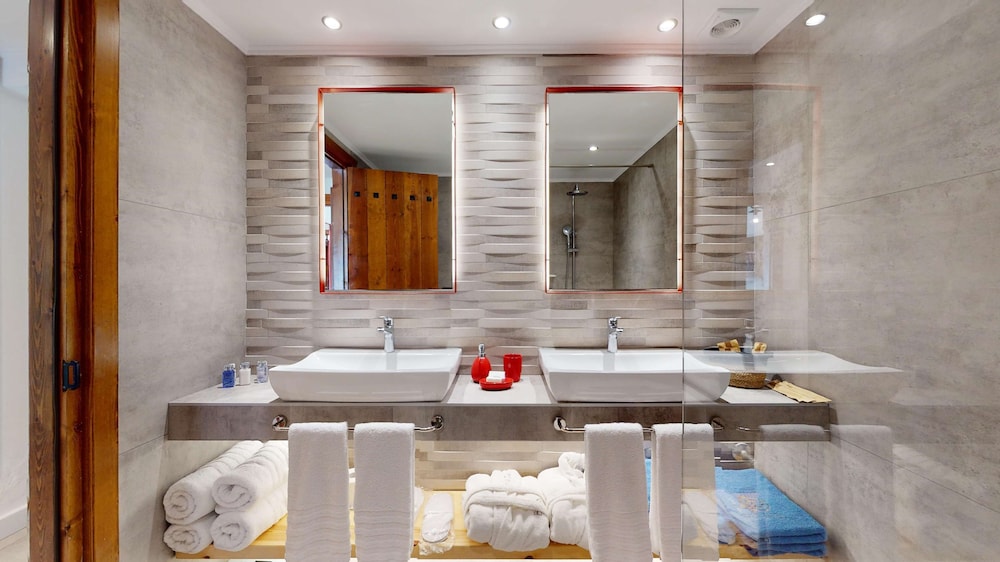 Acrotel Athena Residence 50/50