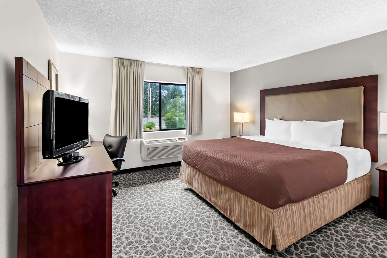 Executive, Suite