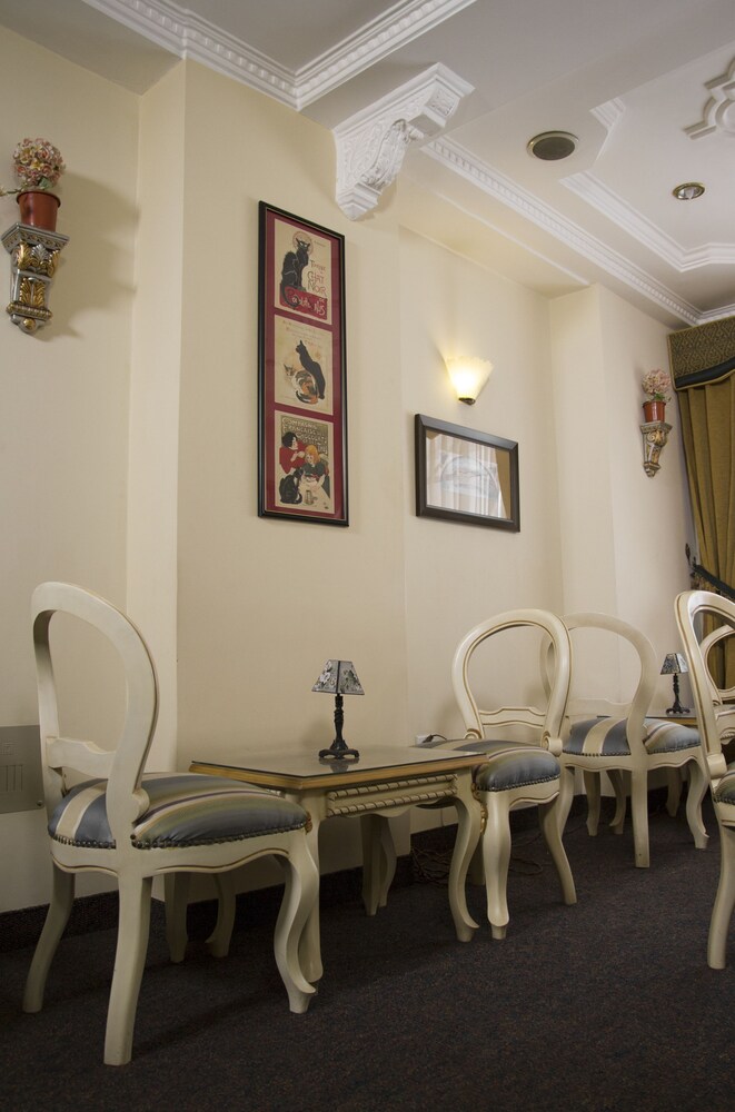 Eugenia Hotel Quito 31/48