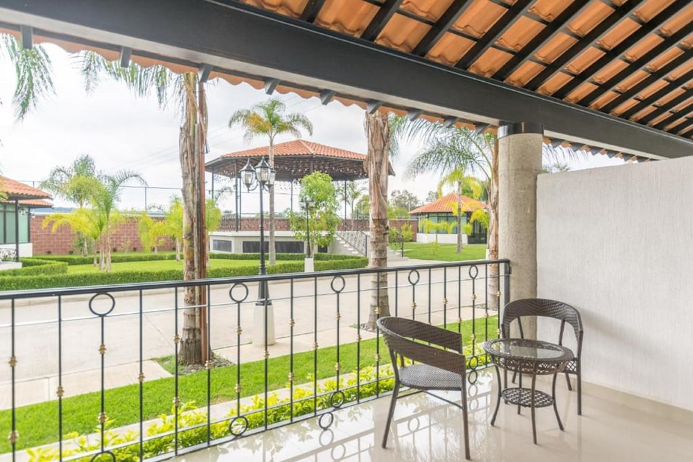 Hotel Ecce Inn 30/32