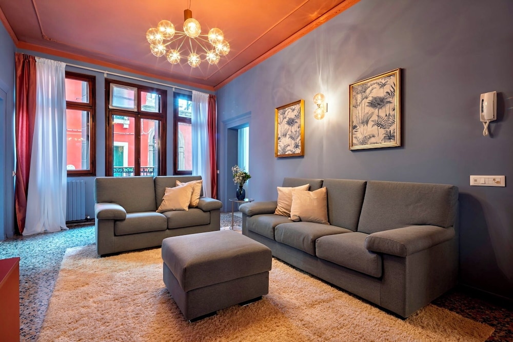 The Arsenal Large Apartment 23/47