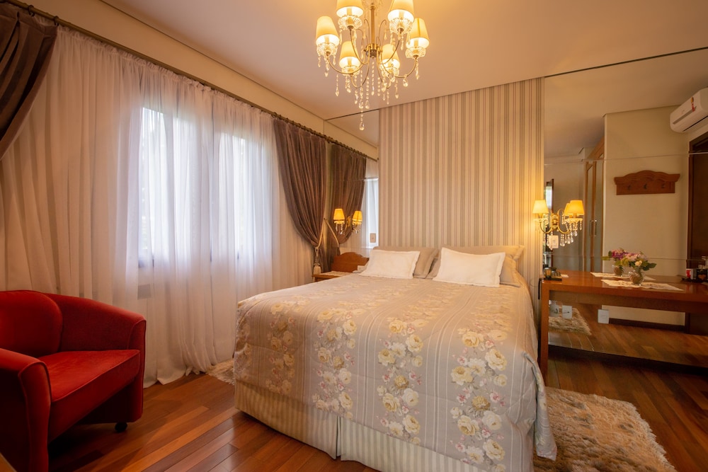 Hotel Ritta Hoppner 8/83