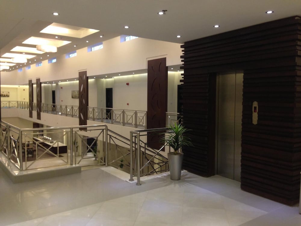 جراند لي لي(Grand Lily Hotel Suites) 12/46
