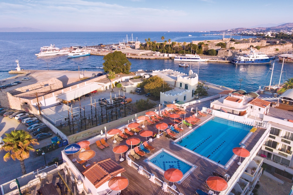 Kosta Palace City Hotel 3/157