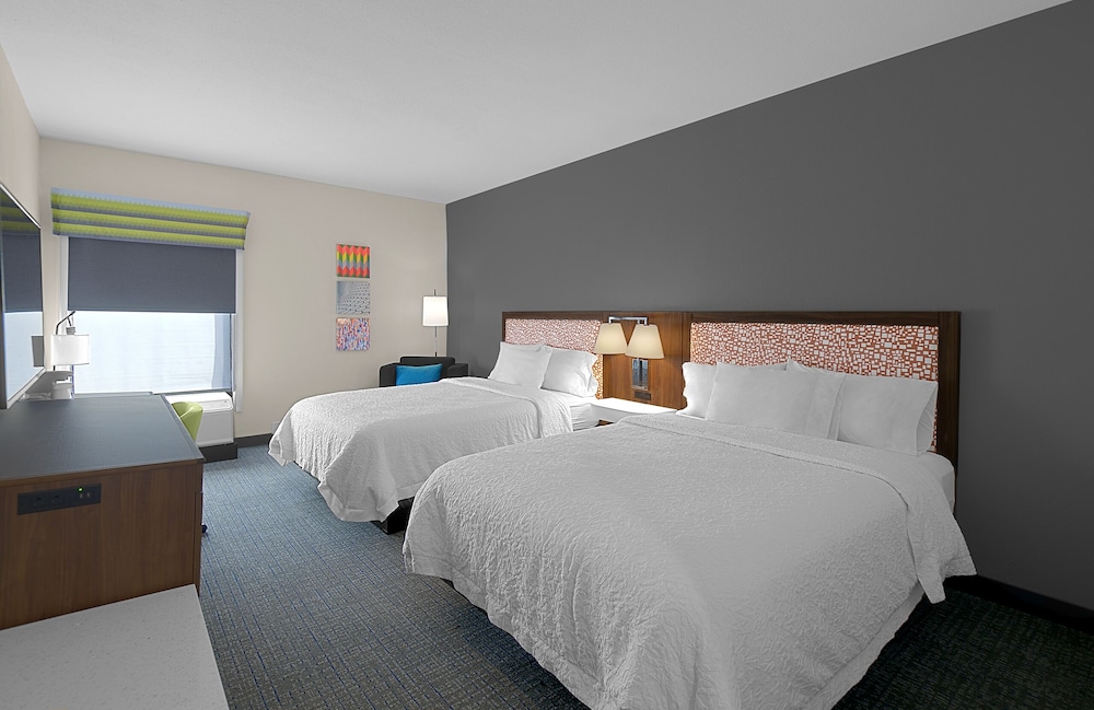 SUITE, KING BED, ACCESSIBLE