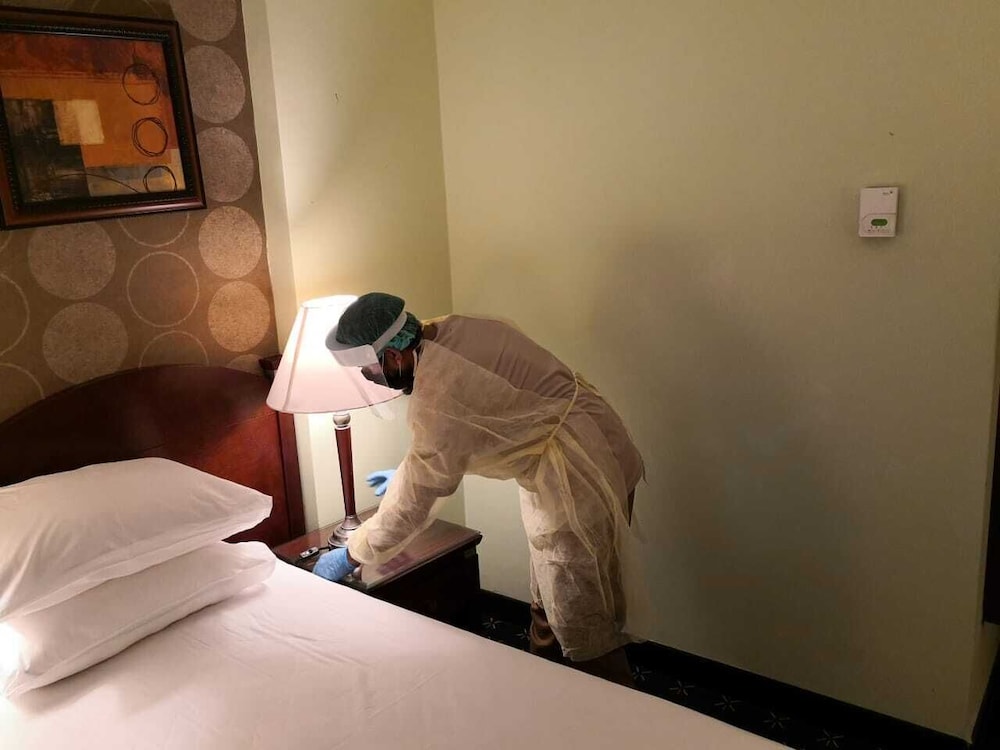 المنى كريم ليدر(Al Muna Kareem Hotel- EX Leader) 16/22